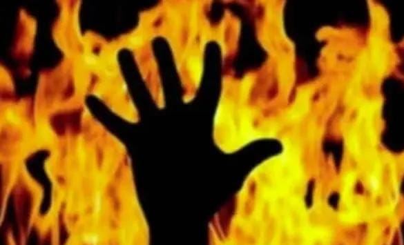 ଦେହରେ ନିଆଁ ଲଗାଇ ଆଇନଜୀବୀ ଙ୍କ ଆତ୍ମହତ୍ୟା