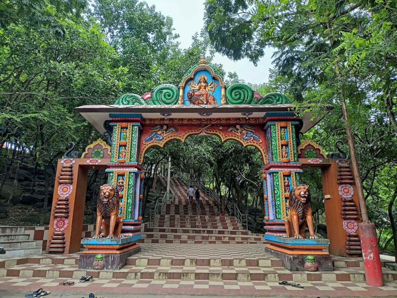 ପର୍ଯ୍ୟଟକଙ୍କ ପାଇଁ ଖୋଲିଲା ଶିଖରଚଣ୍ଡୀ ପୀଠ