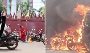 କଟକ ହାଇକୋର୍ଟ ନିକଟରେ ଭୟାଭୟ ଅଗ୍ନିକାଣ୍ଡ, ଜଳିଗଲା ଗାଡ଼ି