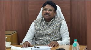 ଦୁର୍ଘଟଣାଗ୍ରସ୍ତ ବ୍ୟକ୍ତିକୁ ଉଦ୍ଧାର କରି ମେଡିକାଲ ପଠାଇ,ମାନବିକତା ଦେଖାଇଲେ ସ୍ୱାସ୍ଥ୍ୟ ମନ୍ତ୍ରୀ
