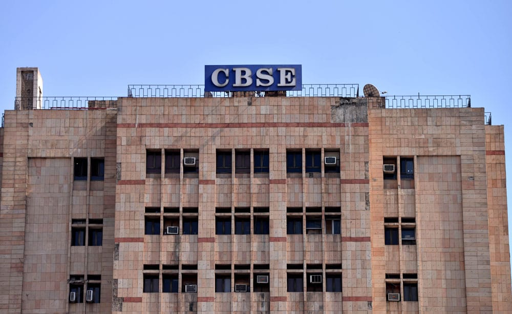 ବଦଳିଲେ CBSE ଅଧ୍ୟକ୍ଷ ଏବଂ ସଚିବ,OSM ତଦନ୍ତ ପାଇଁ ଗଠନ ହେଲା କମିଟି